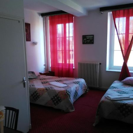 Le Relais De La Marche Hotel Aigurande Eksteriør billede
