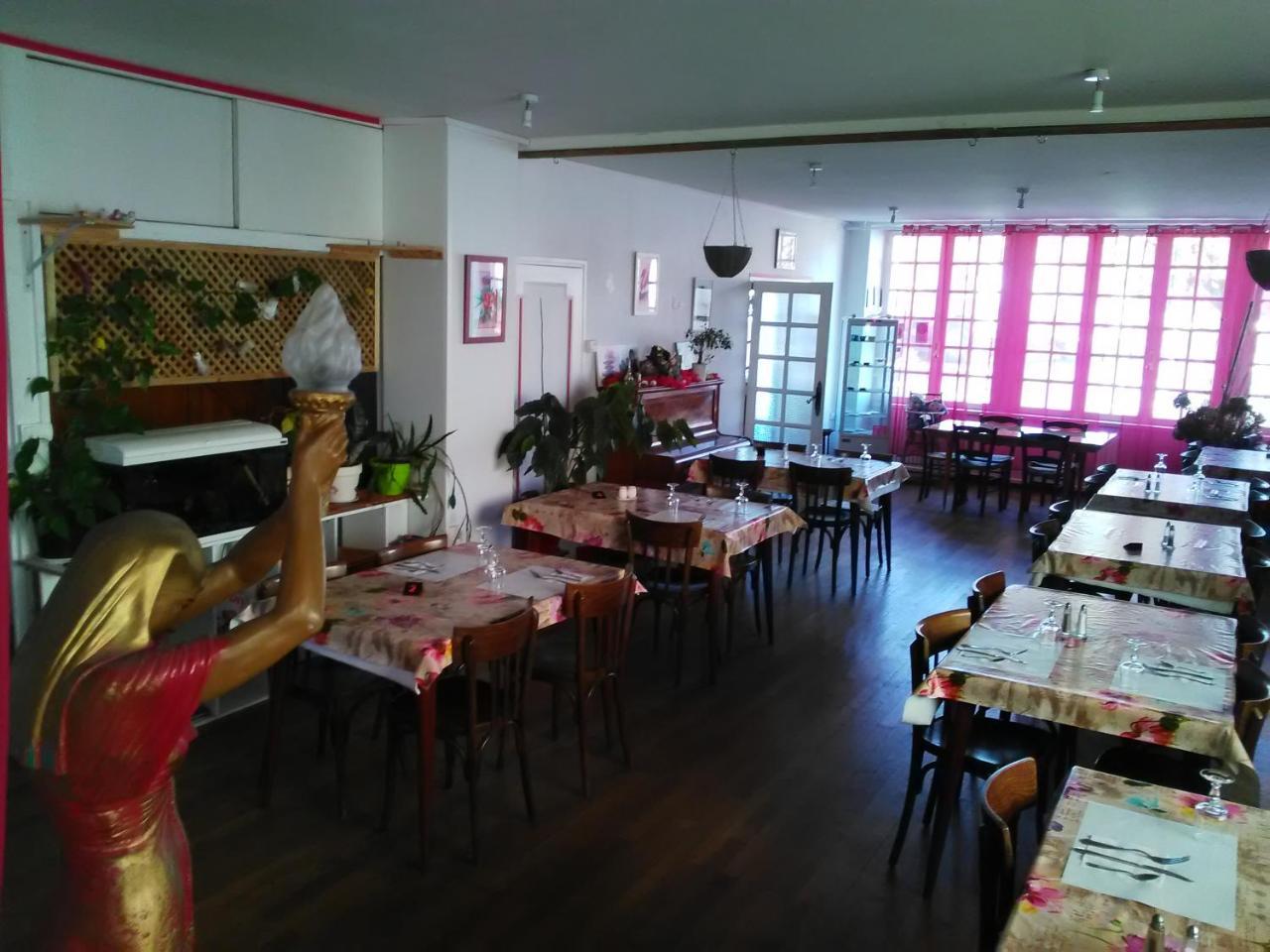 Le Relais De La Marche Hotel Aigurande Eksteriør billede